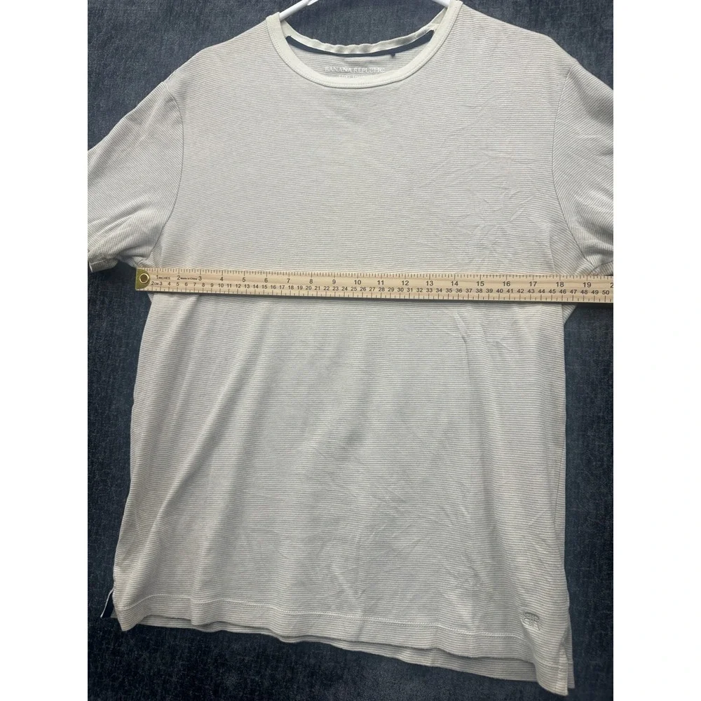 Banana Republic Luxe Touch Performance Tee Men Medium Beige 100% Cotton Crewneck
